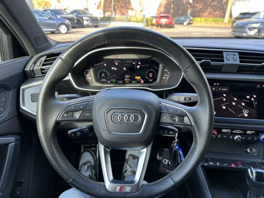 Audi Q3 45 TFSI e S Edition PLUG IN HYBRIDE||2x S-LINE BINNEN + BUITEN| ADAPTIVE CRUISE| DODE HOEK | ELEK... ActivLease financial lease