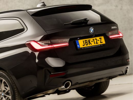 BMW 3 Serie Touring 320e High Executive 204Pk Automaat (APPLE CARPLAY, GROOT NAVI, COGNAC LEDER, TREKHAAK ELE... ActivLease financial lease