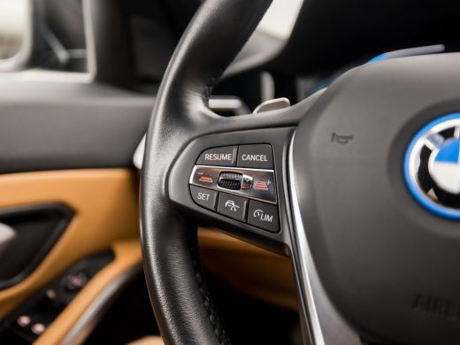 BMW 3 Serie Touring 320e High Executive 204Pk Automaat (APPLE CARPLAY, GROOT NAVI, COGNAC LEDER, TREKHAAK ELE... ActivLease financial lease