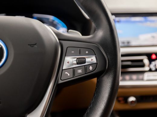BMW 3 Serie Touring 320e High Executive 204Pk Automaat (APPLE CARPLAY, GROOT NAVI, COGNAC LEDER, TREKHAAK ELE... ActivLease financial lease