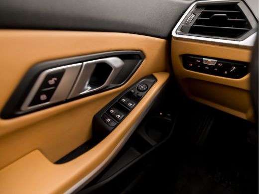 BMW 3 Serie Touring 320e High Executive 204Pk Automaat (APPLE CARPLAY, GROOT NAVI, COGNAC LEDER, TREKHAAK ELE... ActivLease financial lease