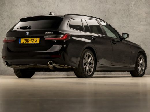 BMW 3 Serie Touring 320e High Executive 204Pk Automaat (APPLE CARPLAY, GROOT NAVI, COGNAC LEDER, TREKHAAK ELE... ActivLease financial lease
