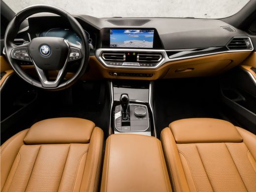 BMW 3 Serie Touring 320e High Executive 204Pk Automaat (APPLE CARPLAY, GROOT NAVI, COGNAC LEDER, TREKHAAK ELE... ActivLease financial lease