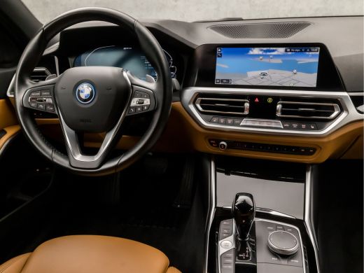 BMW 3 Serie Touring 320e High Executive 204Pk Automaat (APPLE CARPLAY, GROOT NAVI, COGNAC LEDER, TREKHAAK ELE... ActivLease financial lease