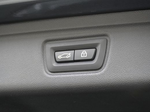 BMW 3 Serie Touring 330e High Executive VAN: &euro;36.900,- VOOR: &euro;32.877,- UW EINDEJAARSVOORDEEL: &euro;4.023,- | M SP... ActivLease financial lease