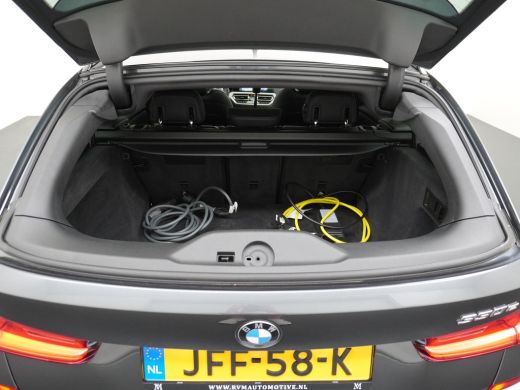 BMW 3 Serie Touring 330e High Executive VAN: &euro;36.900,- VOOR: &euro;32.877,- UW EINDEJAARSVOORDEEL: &euro;4.023,- | M SP... ActivLease financial lease