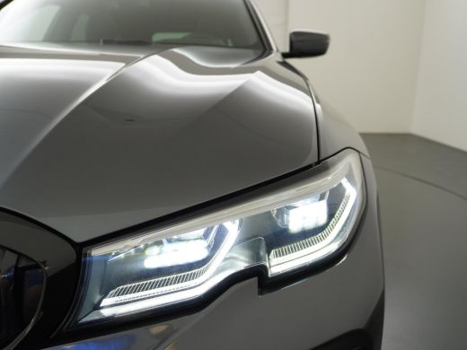 BMW 3 Serie Touring 330e High Executive VAN: &euro;36.900,- VOOR: &euro;32.877,- UW EINDEJAARSVOORDEEL: &euro;4.023,- | M SP... ActivLease financial lease