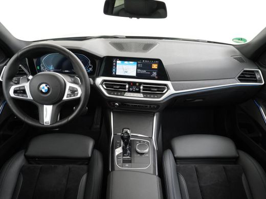 BMW 3 Serie Touring 330e High Executive VAN: &euro;36.900,- VOOR: &euro;32.877,- UW EINDEJAARSVOORDEEL: &euro;4.023,- | M SP... ActivLease financial lease