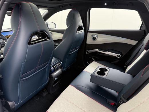 BYD ATTO 3 Comfort 60 kWh FABR. GARANTIE T/M 2029 | AANDRIJFLIJN EN ACCU ZELFS T/M 2031| PANO | STOELVERW.| ActivLease financial lease