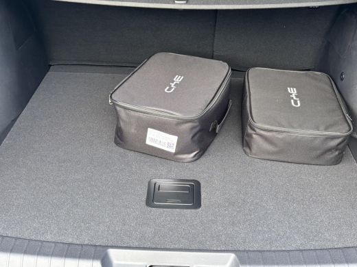 BYD SEAL U 1.5 DM-i FWD Comfort 26,6kWh VAN: &euro;41.900,- VOOR: &euro;37.440,- UW EINDEJAARSVOORDEEL: &euro;4.460,- | UNI... ActivLease financial lease