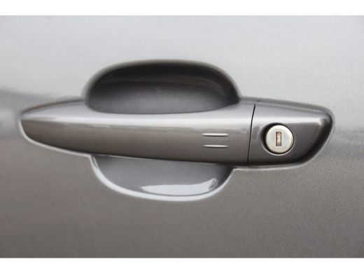 Citroën Berlingo Citroën 1.2 PURETECH 130PK SHINE AUTOMAAT / NAVI / CLIMA / LED / PDC / 17" LMV / CAMERA / KEYLESS... ActivLease financial lease