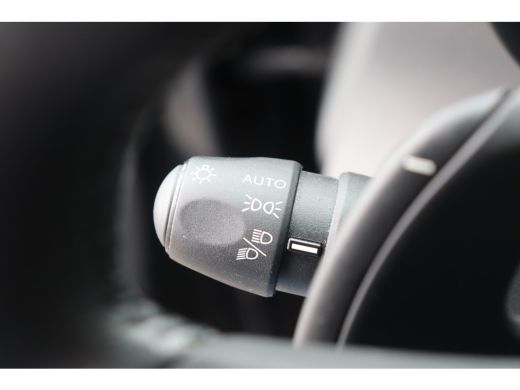 Citroën Berlingo Citroën 1.2 PURETECH 130PK SHINE AUTOMAAT / NAVI / CLIMA / LED / PDC / 17" LMV / CAMERA / KEYLESS... ActivLease financial lease