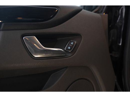 Ford Transit Custom 300 2.0 TDCI L2H1 Limited DC Dubbel cabine, Automaat, Airco. ActivLease financial lease