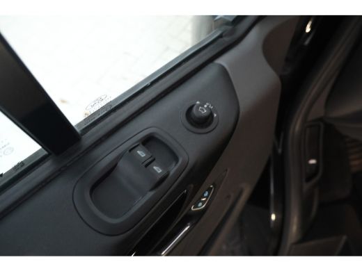 Ford Transit Custom 300 2.0 TDCI L2H1 Limited DC Dubbel cabine, Automaat, Airco. ActivLease financial lease