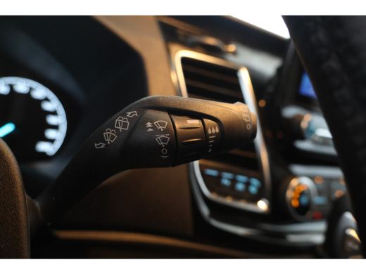 Ford Transit Custom 300 2.0 TDCI L2H1 Limited DC Dubbel cabine, Automaat, Airco. ActivLease financial lease