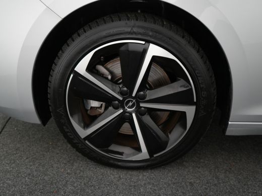 Opel Astra Sports Tourer 1.6 180pk Hybrid Elegance | Achterbank in delen neerklapbaar | Adaptive cruise cont... ActivLease financial lease