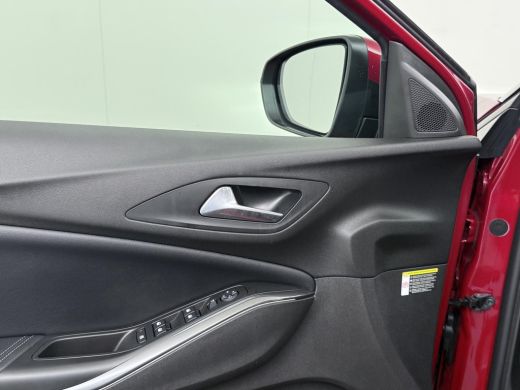 Opel Grandland X 1.6 Turbo Hybrid Business Edition VAN: &euro;27.900,- VOOR: &euro;23.877,- UW EINDEJAARSVOORDEEL: &euro;4.023,- ... ActivLease financial lease