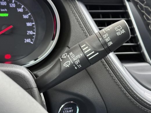 Opel Grandland X 1.6 Turbo Hybrid Business Edition VAN: &euro;27.900,- VOOR: &euro;23.877,- UW EINDEJAARSVOORDEEL: &euro;4.023,- ... ActivLease financial lease