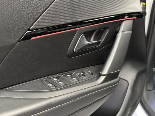 Peugeot 208 1.2 PureTech GT Pack Adaptieve Cruise | Panoramadak! | Automaat | Camera | Trekhaak! | 130PK!! | ... ActivLease financial lease