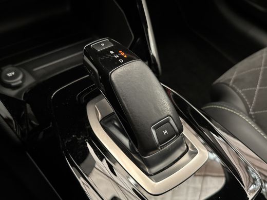 Peugeot 208 1.2 PureTech GT Pack Adaptieve Cruise | Panoramadak! | Automaat | Camera | Trekhaak! | 130PK!! | ... ActivLease financial lease