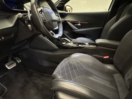 Peugeot 208 1.2 PureTech GT Pack Adaptieve Cruise | Panoramadak! | Automaat | Camera | Trekhaak! | 130PK!! | ... ActivLease financial lease