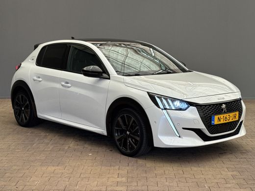 Peugeot 208 1.2 PureTech GT Pack Adaptieve Cruise | Panoramadak! | Automaat | Camera | Trekhaak! | 130PK!! | ... ActivLease financial lease