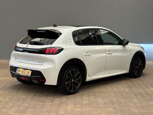 Peugeot 208 1.2 PureTech GT Pack Adaptieve Cruise | Panoramadak! | Automaat | Camera | Trekhaak! | 130PK!! | ... ActivLease financial lease