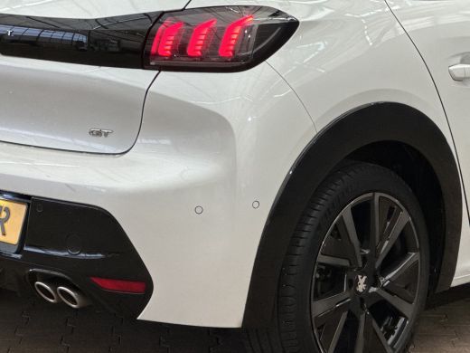 Peugeot 208 1.2 PureTech GT Pack Adaptieve Cruise | Panoramadak! | Automaat | Camera | Trekhaak! | 130PK!! | ... ActivLease financial lease