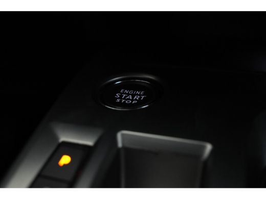 Peugeot 308 1.2 PureTech Active Pack Business Digital Dash, Navigatie, Automaat ActivLease financial lease