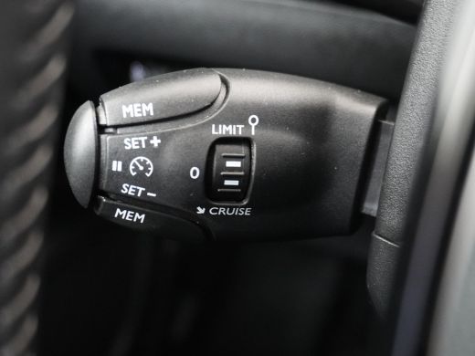 Peugeot e-2008 EV Allure 50 kWh 3 FASE LADEN | RIJKLAARPRIJS INCL. 12MND BOVAG | CAMERA ActivLease financial lease