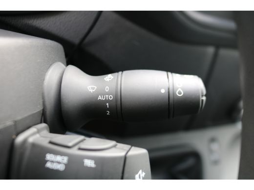 Renault Master 2.3 dCi 165pk Bakwagen met Laadklep ActivLease financial lease