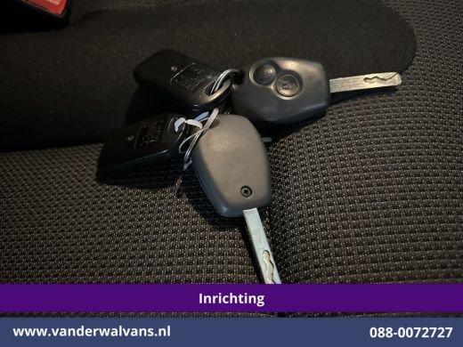 Renault Trafic 2.0 dCi 120pk L2H1 Inrichting Euro6 Airco | 2x zijdeur | Imperiaal | LED | Trekhaak | Cruisecontr... ActivLease financial lease