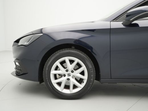 Seat Leon 1.0 eTSI 110 pk DSG Style Business Intense Navigatie Clima Camera Stoelverwarming Parkassist 220 ActivLease financial lease