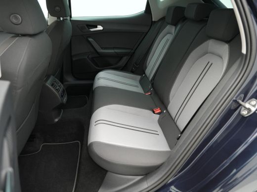 Seat Leon 1.0 eTSI 110 pk DSG Style Business Intense Navigatie Clima Camera Stoelverwarming Parkassist 220 ActivLease financial lease