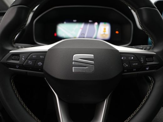 Seat Leon 1.0 eTSI 110 pk DSG Style Business Intense Navigatie Clima Camera Stoelverwarming Parkassist 220 ActivLease financial lease