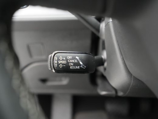 Seat Leon 1.0 TSI 115pk DSG Style Business Intense Navigatie Pdc Clima Privacy glas Keyless 313 ActivLease financial lease