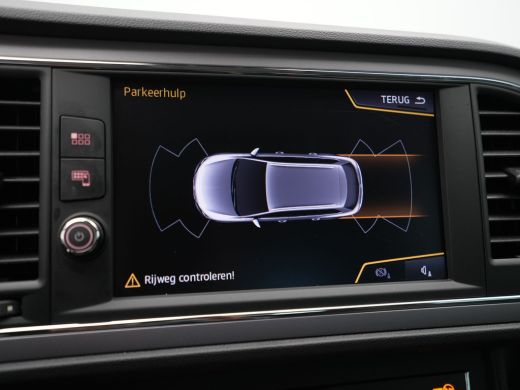 Seat Leon 1.0 TSI 115pk DSG Style Business Intense Navigatie Pdc Clima Privacy glas Keyless 313 ActivLease financial lease