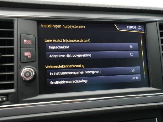 Seat Leon 1.0 TSI 115pk DSG Style Business Intense Navigatie Pdc Clima Privacy glas Keyless 313 ActivLease financial lease