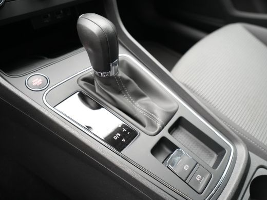 Seat Leon 1.0 TSI 115pk DSG Style Business Intense Navigatie Pdc Clima Privacy glas Keyless 313 ActivLease financial lease