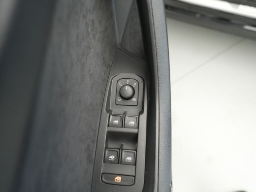 Skoda Kodiaq 1.5 TSI 150pk Sportline Business Panorama Camera Stoelverwarming Acc Carplay 302 ActivLease financial lease