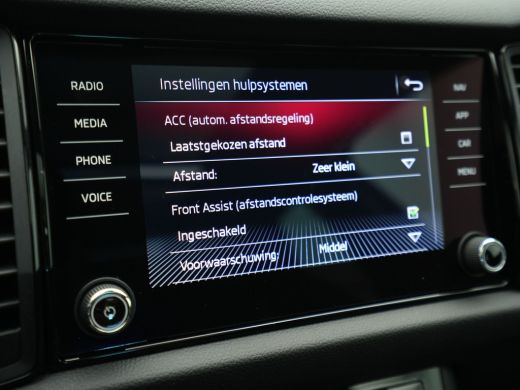 Skoda Kodiaq 1.5 TSI 150pk Sportline Business Panorama Camera Stoelverwarming Acc Carplay 302 ActivLease financial lease