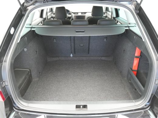 Skoda Octavia Combi 1.5 TSI 150pk DSG Greentech Business Edition Plus Navigatie Stoelverwarming Canton Clima 104 ActivLease financial lease