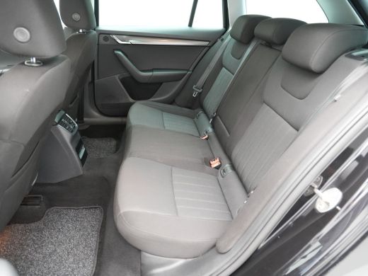 Skoda Octavia Combi 1.5 TSI 150pk DSG Greentech Business Edition Plus Navigatie Stoelverwarming Canton Clima 104 ActivLease financial lease