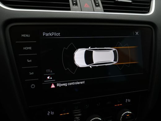 Skoda Octavia Combi 1.5 TSI 150pk DSG Greentech Business Edition Plus Navigatie Stoelverwarming Canton Clima 104 ActivLease financial lease