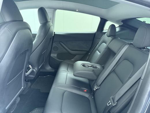 Tesla Model Y RWD 58 kWh AFNEEMBARE TREKHAAK| STOEL/ STUURVERW| AUTOPILOT| RIJKLAARPRIJS INCL. TESLA GARANTIE t... ActivLease financial lease