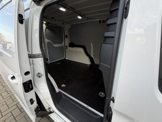 Volkswagen Caddy 2.0 TDI 123PK EURO 6 1st Edition AUTOMAAT(DSG) CarPlay/cruise control/trekhaak ActivLease financial lease