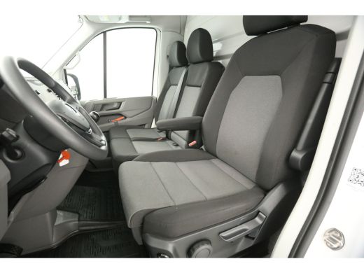 Volkswagen Crafter 35 2.0 TDI | Bakwagen | Laadklep | Zijdeur | 3000KG Trekgew. | 3-Zits | Airco | Cruise | Carplay ActivLease financial lease