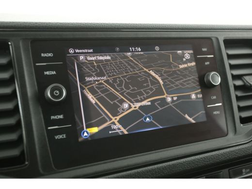 Volkswagen Crafter 35 2.0 TDI | Bakwagen | Laadklep | Zijdeur | 3000KG Trekgew. | 3-Zits | Airco | Cruise | Carplay ActivLease financial lease