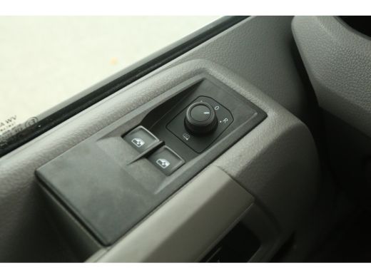 Volkswagen Crafter 35 2.0 TDI | Bakwagen | Laadklep | Zijdeur | 3000KG Trekgew. | 3-Zits | Airco | Cruise | Carplay ActivLease financial lease