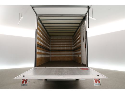 Volkswagen Crafter 35 2.0 TDI | Bakwagen | Laadklep | Zijdeur | 3000KG Trekgew. | 3-Zits | Airco | Cruise | Carplay ActivLease financial lease